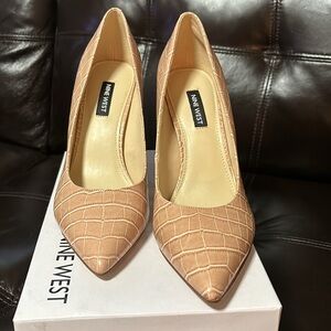 Price drop! Nine West Tatiana beige crocodile heels